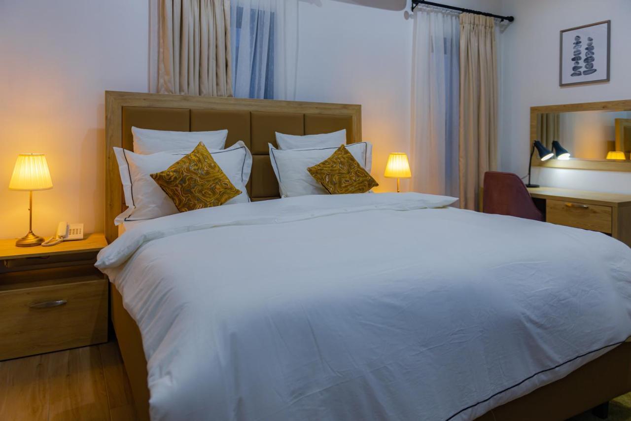 Gwarinpa Quest Boutique Hotel מראה חיצוני תמונה