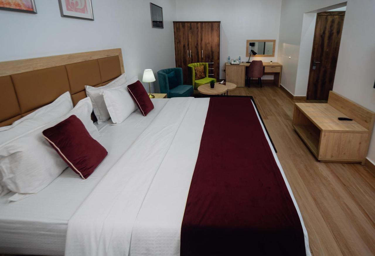 Gwarinpa Quest Boutique Hotel מראה חיצוני תמונה
